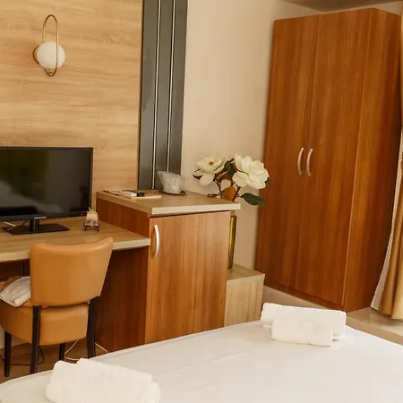 Grand Astoria Hotel 3*