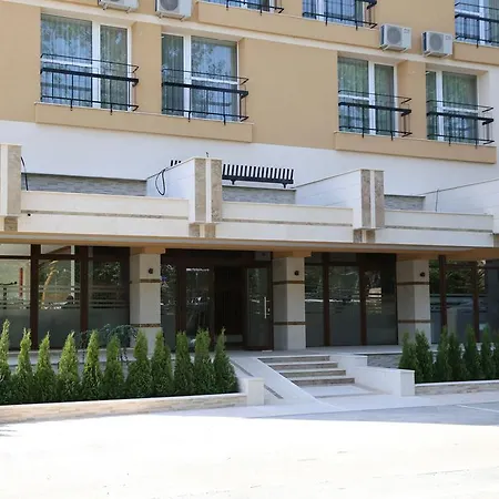 Grand Astoria Hotel